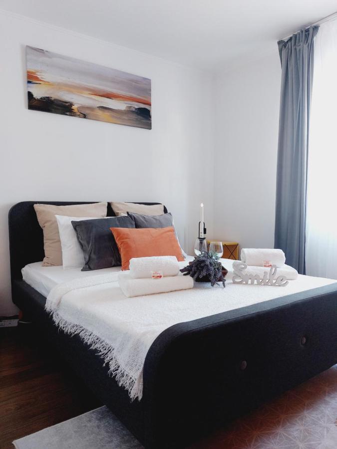 Cozy Apartment In The Center Of Bucureşti Eksteriør bilde